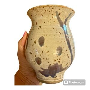Signed pottery vase - beautiful color combo: lt. grey w/brown flecks & dark blue
